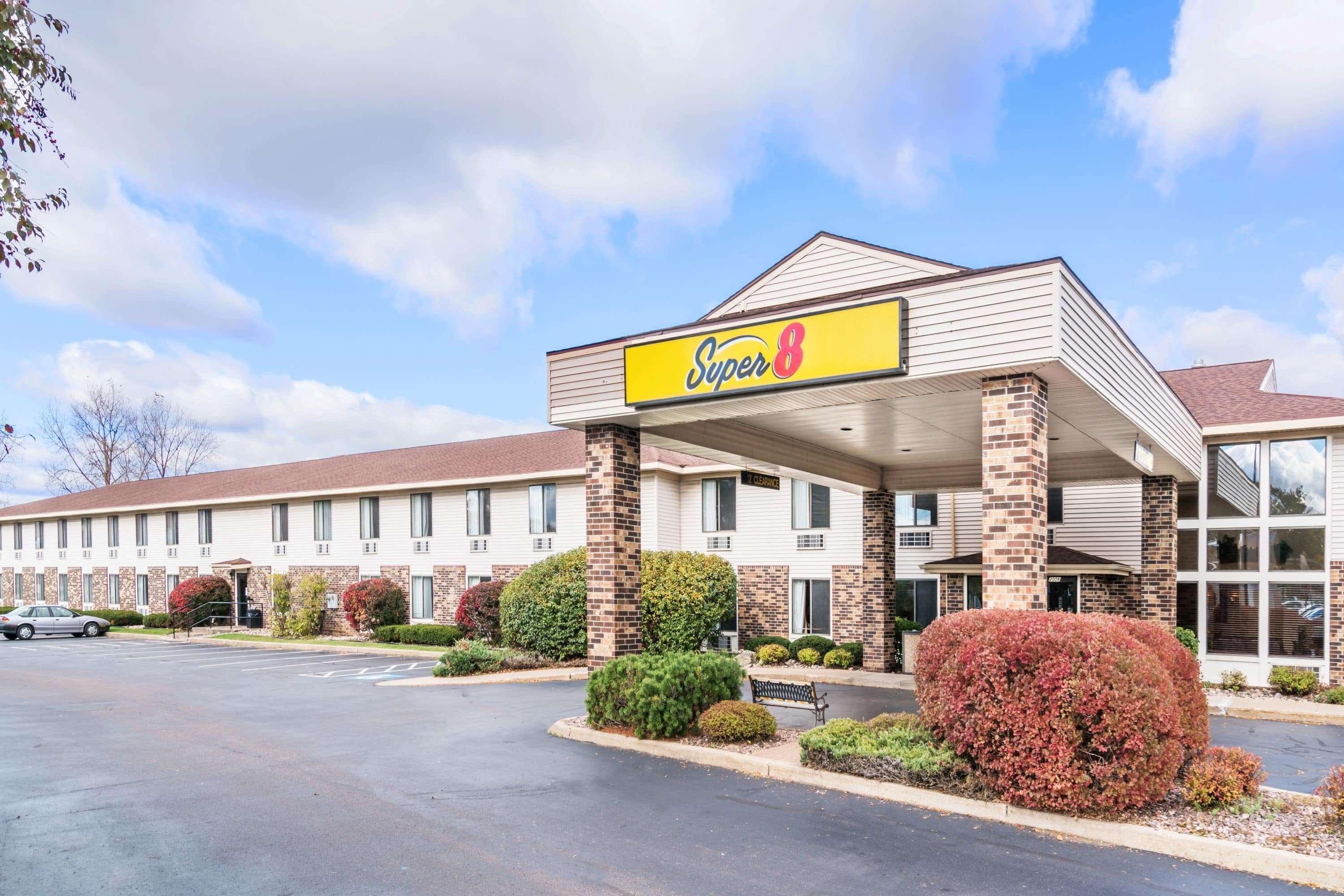 Super 8 By Wyndham Wausau Dış mekan fotoğraf