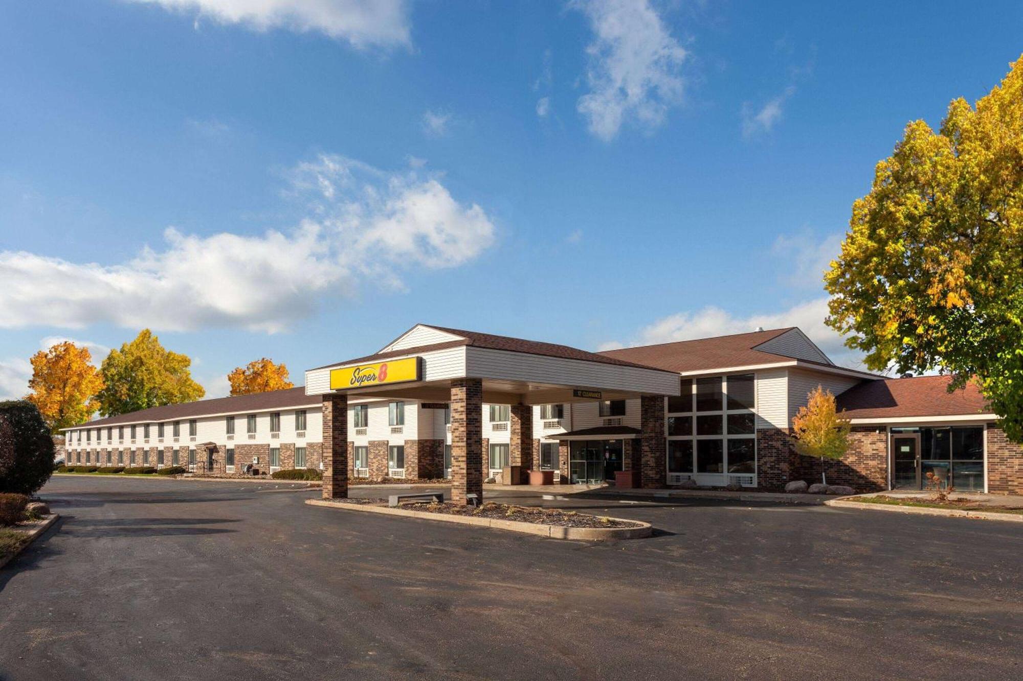 Super 8 By Wyndham Wausau Dış mekan fotoğraf